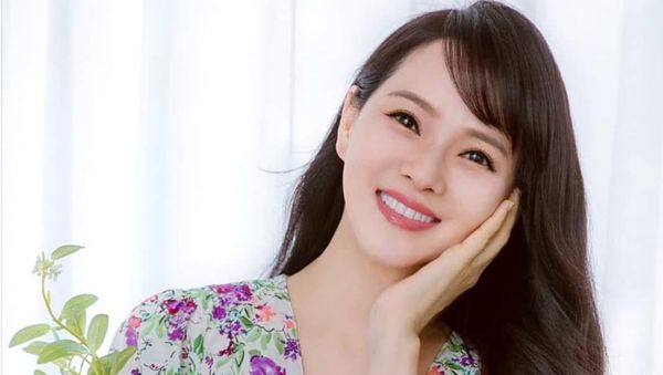 Potret Penyanyi Cantik 52 Tahun yang Beri Pesan Menohok Usai Diejek Tua