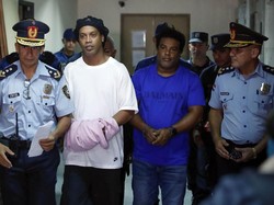 Sudah Dibui, Ronaldinho Tetap Kena Tes Virus Corona