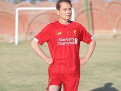 Mau 75 Tahun, Kakek Ini Jalani Debut Profesional dan Bikin Gol!