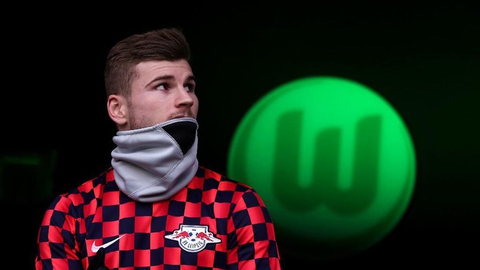 Leipzigs German forward Timo Werner arrives for the German first division Bundesliga football match between VfL Wolfsburg and RB Leipzig in Wolfsburg, northern Germany, on March 7, 2020. (Photo by Ronny Hartmann / AFP) / DFL REGULATIONS PROHIBIT ANY USE OF PHOTOGRAPHS AS IMAGE SEQUENCES AND/OR QUASI-VIDEO