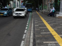 DKI Fasilitasi UMKM di Trotoar, Koalisi Pejalan Kaki Pertanyakan Aturan