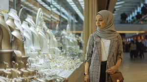 Hukum Wanita Muslim Pakai Perhiasan Emas, Boleh atau Haram?