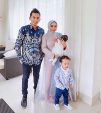 5 Inspirasi Model Busana Hijab Kondangan Saat Bunda Bawa Balita