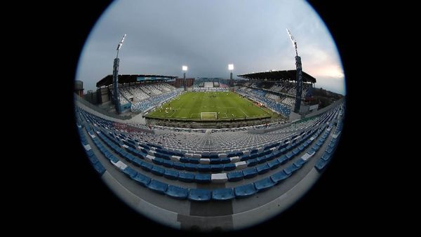 Lihat Lagi Laga Liga Italia Tanpa Suporter Imbas Corona