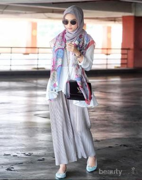 4 Padu  Padan  Celana  Plisket Hijab  Ala Selebgram yang Super 