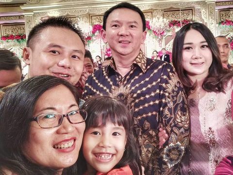 Temani Ahok Kondangan, Penampilan Puput Nastiti Dipuji Cantik