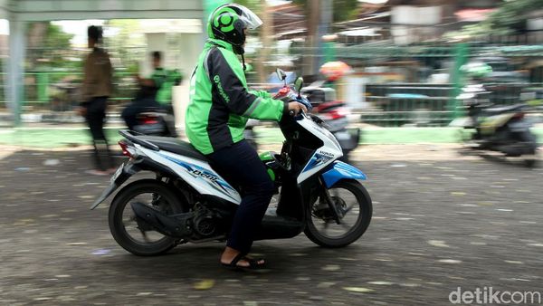 Order Taksi-Ojek Online Terimbas Imbauan Kerja dari Rumah