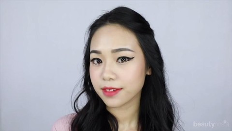 Mudah dan Cepat Ini Dia Tutorial Eyeliner yang Tepat 