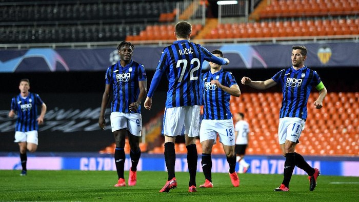 VALENCIA, SPAIN - MARCH 10: Josip Ilicic of Atalanta ceebrates after he scores his sides fourth goal during the UEFA Champions League round of 16 second leg match between Valencia CF and Atalanta at Estadio Mestalla on March 10, 2020 in Valencia, Spain. (Photo by UEFA Pool/Getty Images)