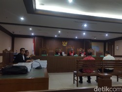 Korupsi Proyek Jalan, Eks Kadis PU Papua Dituntut 8 Tahun Penjara