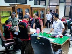 Kejari Geledah Pengadilan Negeri Trenggalek Terkait Korupsi Rp 100 Juta