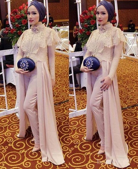 Ladies, Ini Dia Outfit Kondangan Kekinian yang Bisa Dipadukan Dengan Celana