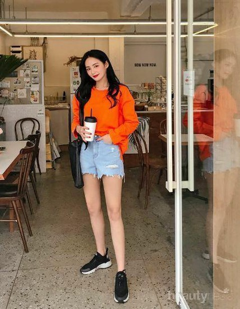 Trik Padu Padan Warna  Orange  atau Pumpkin yang Anti Norak 