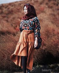 6 Warna Hijab Ini Wajib Dimiliki Hijabers Agar Mix And Match Outfit ...