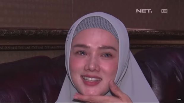 Mulan Jameela Menangis
