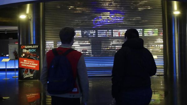 Corona Goyang Republik Ceko, Sekolah hingga Bioskop Ditutup
