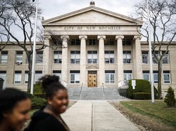 Panggung Broadway New York Tak Gentar pada Corona