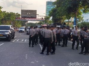 Massa Tolak Omnibus Law di Jatim Bubar, Lalu Lintas Perlahan Lancar