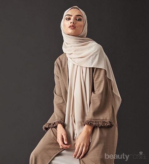 Lagi Jadi Warna  Andalan Ini Hijab Earthy Tone yang Perlu 