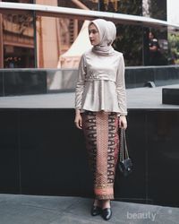 Cantik Dan Elegan, Ini Dia Padu Padan Songket Untuk Style Kebaya Hijab ...