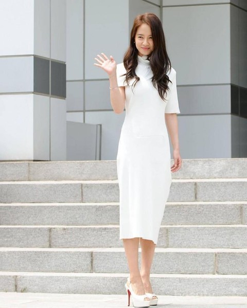 Bingung Cari Dress Putih untuk Kondangan? Ini Dia Inspirasinya Buat