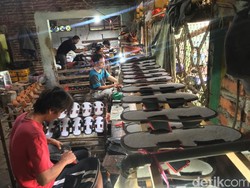 Produksi Mandek! Industri Kelabakan Dapat Bahan Baku di Tengah Corona