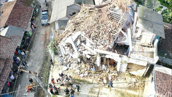 Penampakan Kerusakan Akibat Gempa di Sukabumi