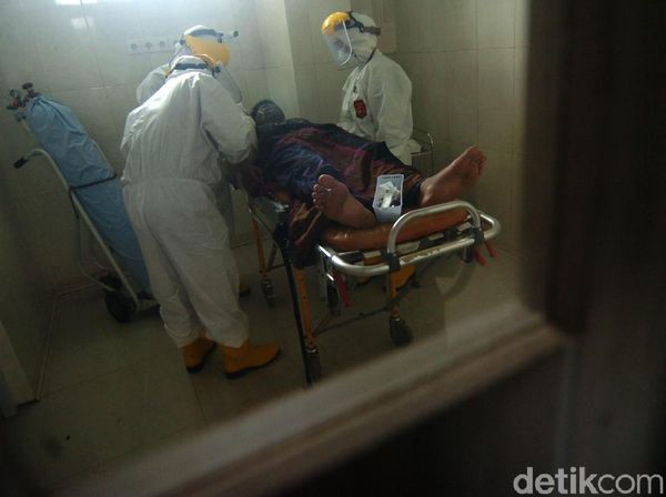 Pulang dari Taiwan, TKI Asal Tegal Dilarikan ke RS Akibat Batuk-Demam