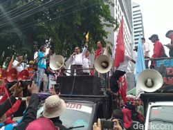 Fraksi PKS-Gerindra DPRD DKI ke Massa Buruh: Berjuang Tolak Omnibus Law!