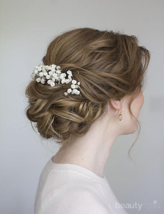 Anggunnya! Inspirasi Gaya Rambut Sanggul Ini Cocok Banget untuk Dipadukan dengan Kebaya Lamaran