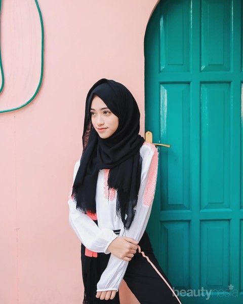 6 Trik Sederhana Memilih Bahan Hijab Sesuai Bentuk Wajah Supaya Kamu Nggak Kebingungan Lagi