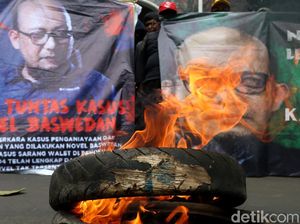 Aksi Bakar Ban Warnai Demo Kasus Sarang Burung Walet Novel Baswedan