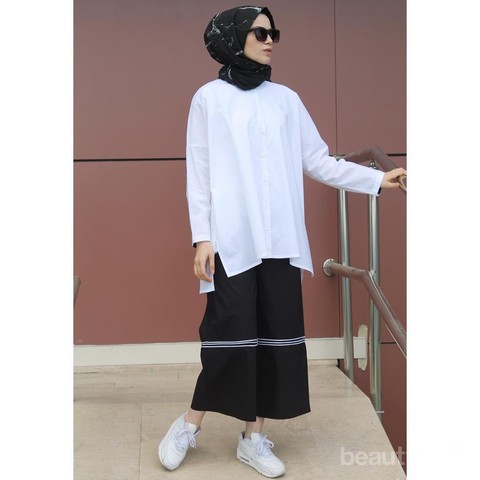 Yetuk ayol fotosuratining iflos külotlari