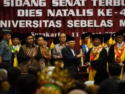 Dianggap Pelopor Ekonomi Syariah, Maruf Amin Terima UNS Award