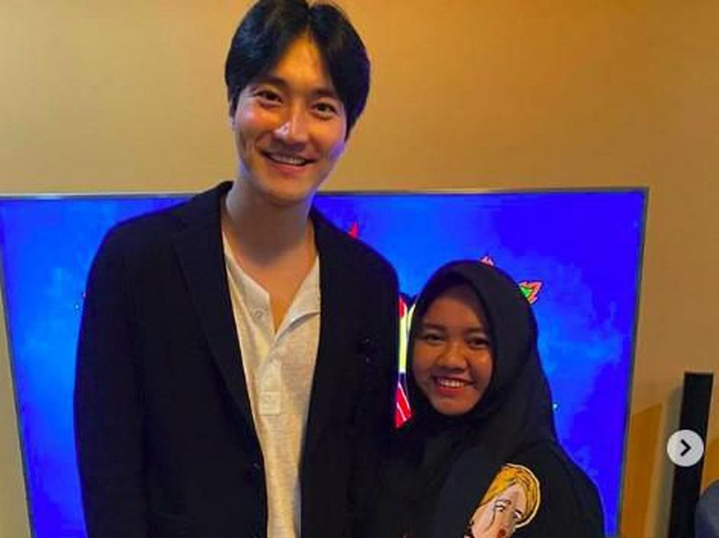 Kalian Kalah! Pengasuh Rafathar Dong Sukses Foto Bareng Siwon SuJu Kalian Kalah! Pengasuh Rafathar Dong Sukses Foto Bareng Siwon SuJu