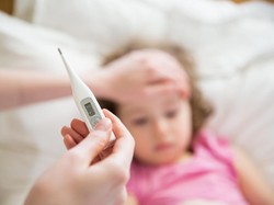 4 Tips Redakan Demam untuk Ringankan Gejala Hepatitis Misterius