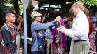 Asyiknya Raja Belanda Belanja Batik di Kampung Cyber Yogyakarta
