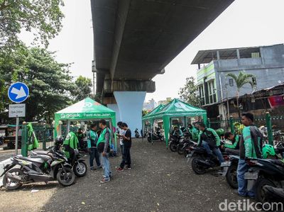 Kolong Rel Kereta Juanda Dirombak Jadi Shelter Ojek Online