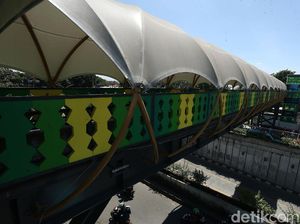 Keren, JPO Pasar Minggu Kini Bernuansa Betawi Keren, JPO Pasar Minggu Kini Bernuansa Betawi