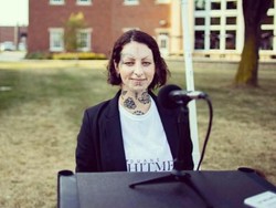 Mengejutkan, Bintang Film Dewasa Ini Jadi Kandidat Ketua Partai