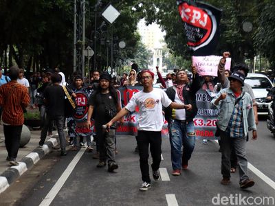 Ratusan Musisi Jalanan Geruduk Kantor Wali Kota Bandung