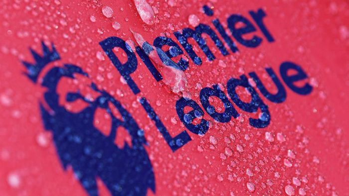 Logo Premier league BOURNEMOUTH, ENGLAND - SEPTEMBER 15: Raindrops are seen on a Premier League logo prior to the Premier League match between AFC Bournemouth and Brighton and Hove Albion at Vitality Stadium on September 15, 2017 in Bournemouth, England. (Photo by Mike Hewitt/Getty Images)