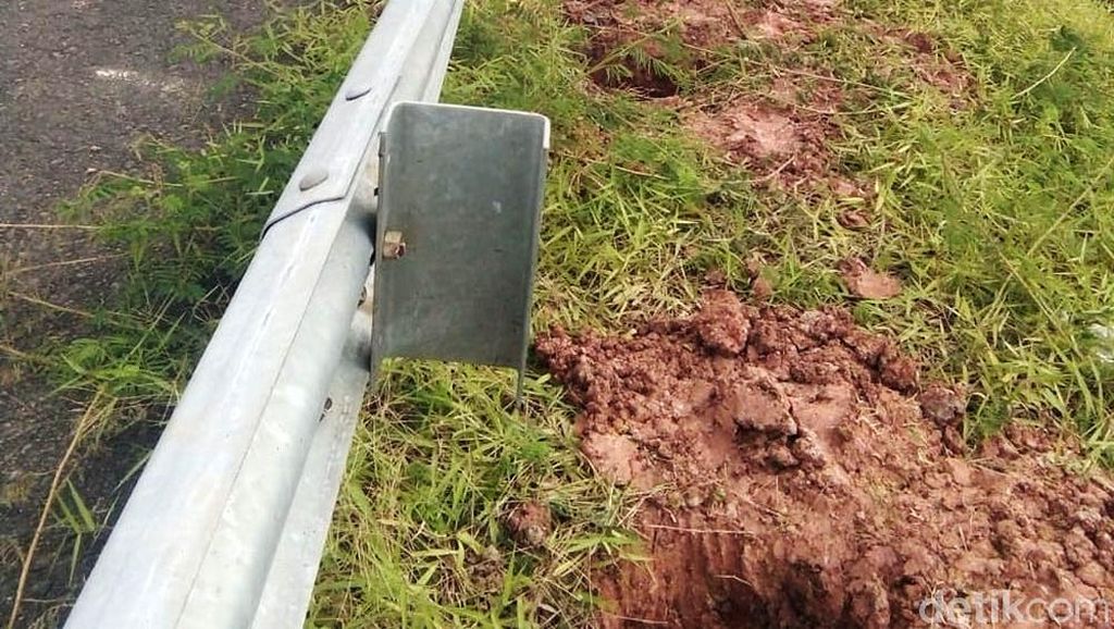 Penampakan Tiang Pagar Tol Palembang yang Dicuri Penampakan Tiang Pagar Tol Palembang yang Dicuri