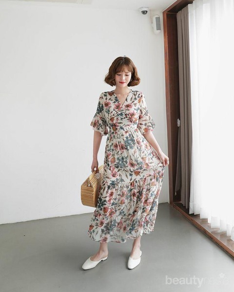 7 Inspirasi Floral Dress ala  Korea  Cocok Dipakai Berlibur 