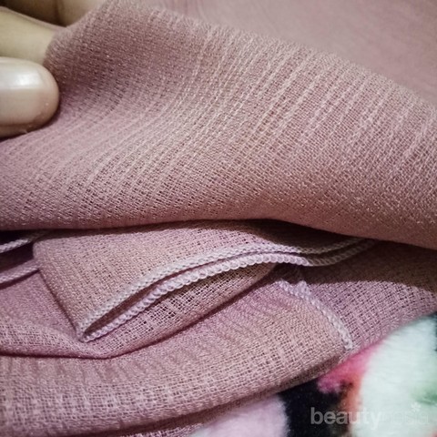 Bahan Kerudung Tegak Kekinian ala Selebgram yang Bisa Kamu Bahan Kerudung Tegak Kekinian ala Selebgram yang Bisa Kamu