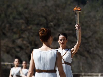 Melihat Lebih Dekat Seremoni Penyalaan Obor Olimpiade