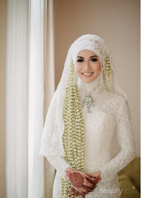 kebaya pengantin putih