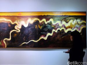 Sungai Emas Papua Tak Luput Dilukis Srihadi Soedarsono