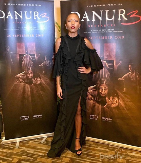 Sukses Debut Jadi Hantu Dalam Danur 3 Ini Potret Model Nyentrik Hayati Azis Sukses Debut Jadi Hantu Dalam Danur 3 Ini Potret Model Nyentrik Hayati Azis