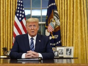 Wabah Corona, Trump Larang Semua Perjalanan dari Eropa Selama 30 Hari